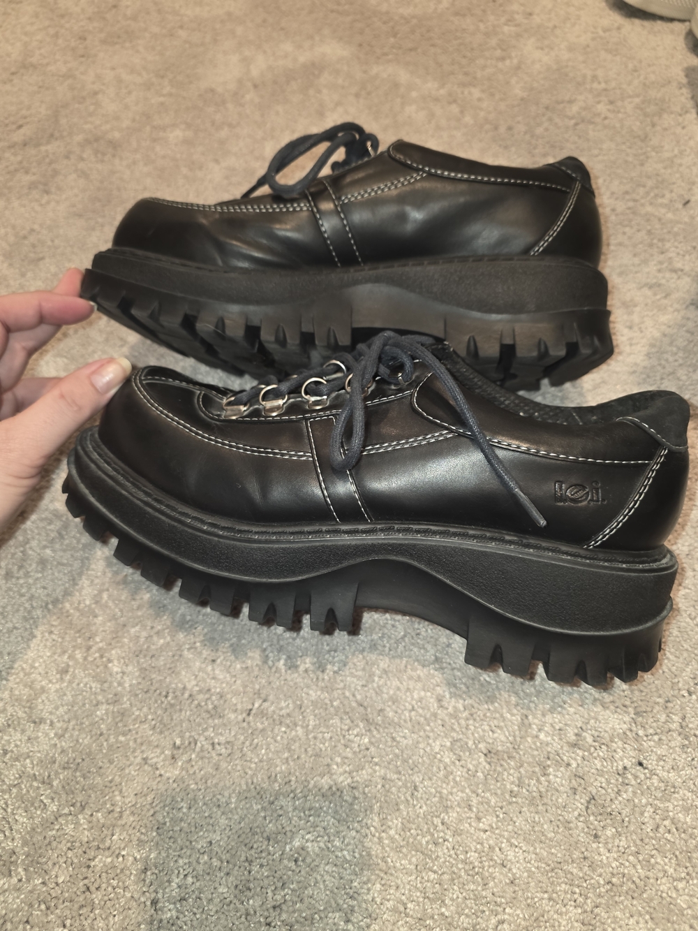 Woman's Black Platform Lug-Sole Leather Shoes